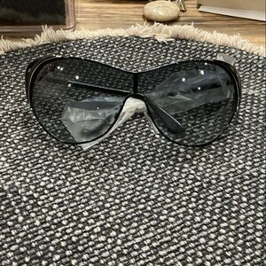 Tom Ford Black Oversized Women's Sunglasses
